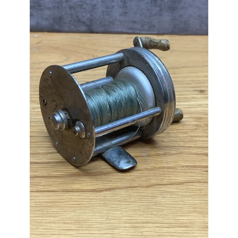 VINTAGE Shakespeare‎ Fishing Reel TRUE BLUE Level WInding No. 1956 Model HD USA